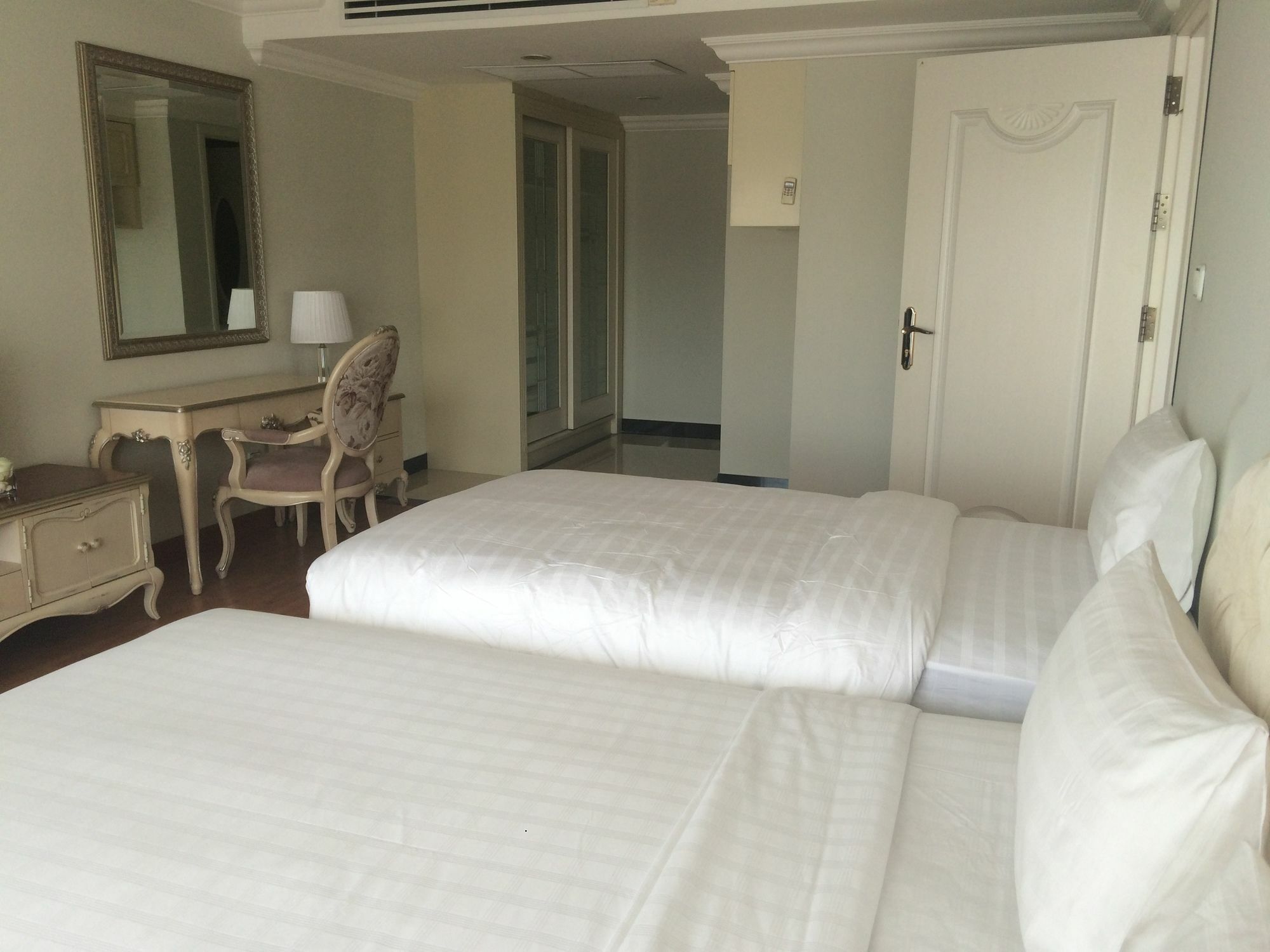 Lk Noble Suite Паттая Екстер'єр фото
